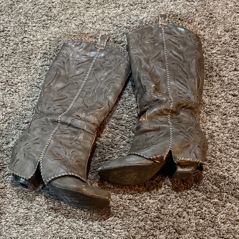 Vici Brown Heeled Boots